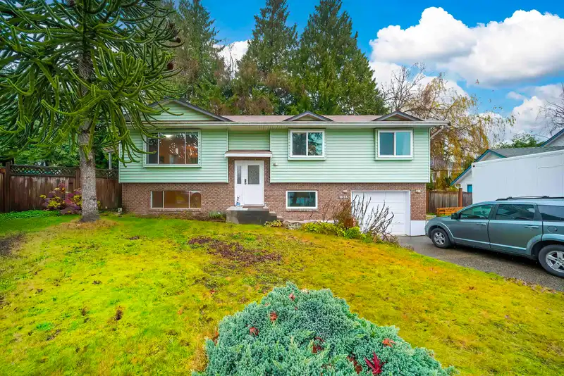 10123 158A STREET - photo 1 of 40