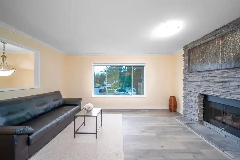 10123 158A STREET - photo 3 of 40
