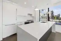 307 1588 JOHNSTON ROAD - thumbnail 11