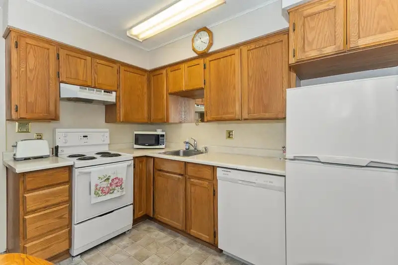 26968 30 AVENUE - photo 2 of 29
