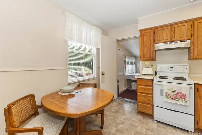 26968 30 AVENUE - photo 4 of 29