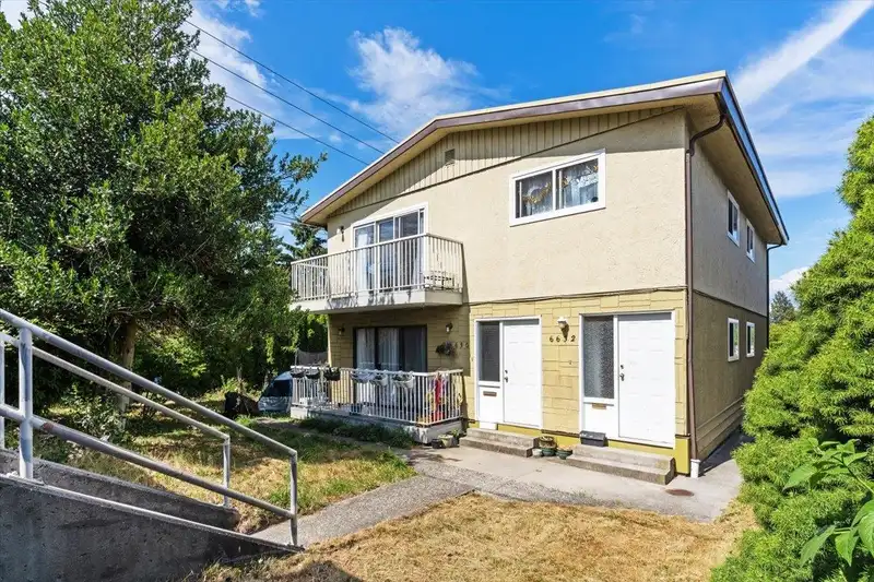 6630-6632 CANADA WAY - photo 1 of 34