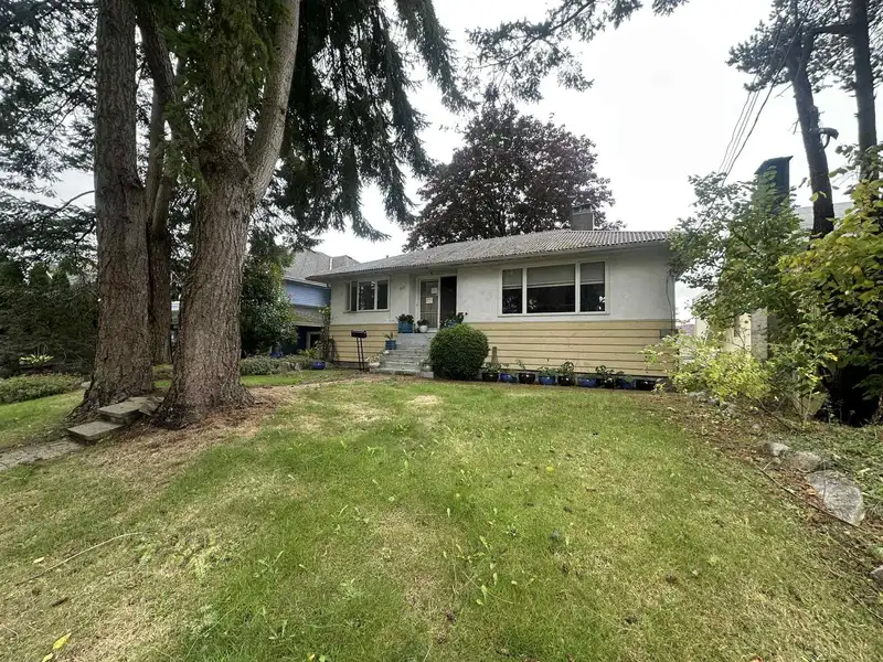313 E 13TH STREET - photo 3 of 12
