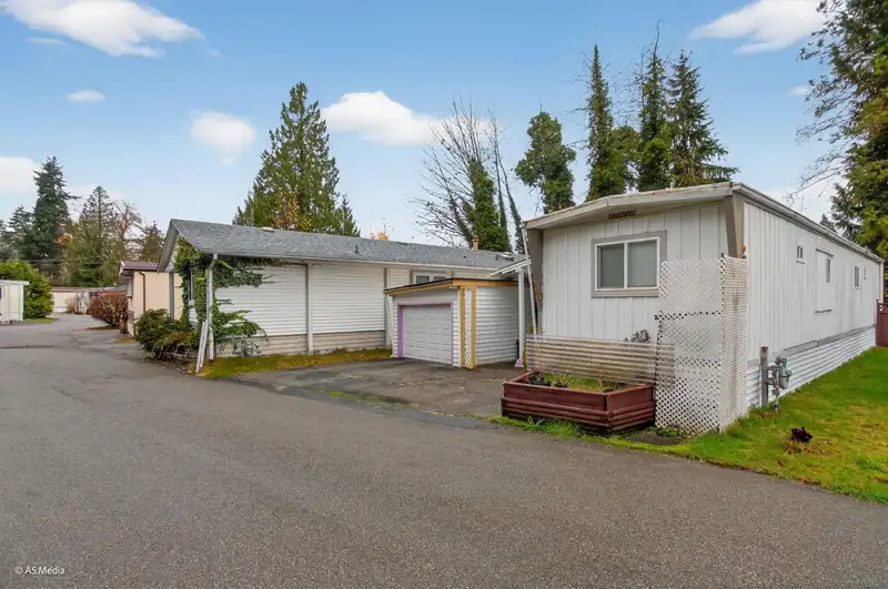 52 4200 DEWDNEY TRUNK ROAD - photo 2 of 22