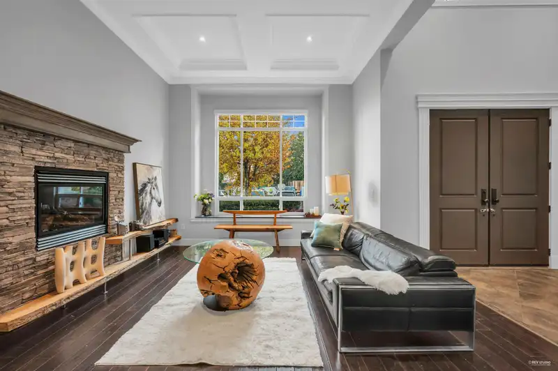 7865 ROSEWOOD STREET - photo 4 of 35
