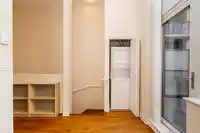 555 HELMCKEN STREET - thumbnail 19