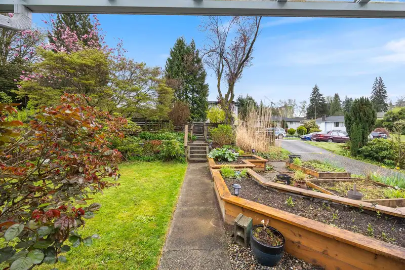 3007 NOEL DRIVE - photo 4 of 31