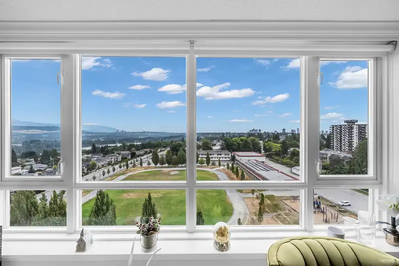 1206 6055 NELSON AVENUE - photo 1 of 31