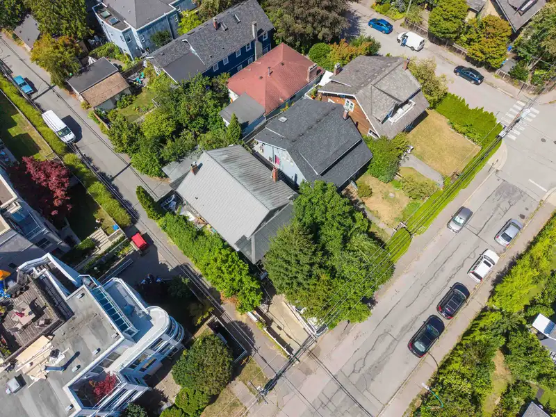 2413 COLLINGWOOD STREET - photo 2 of 8