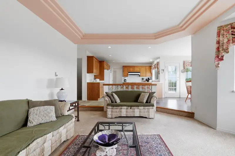 8 GREYSTONE PLACE - photo 4 of 40
