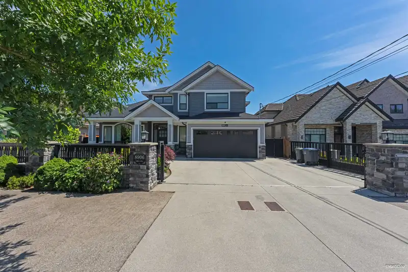 8906 134A STREET - photo 2 of 40