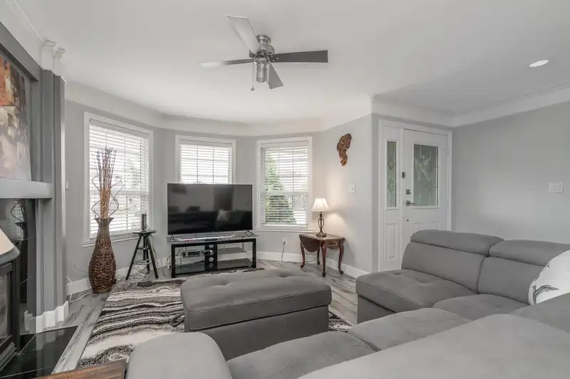 5821 188 STREET - photo 3 of 38