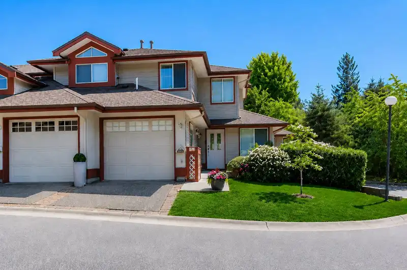 42 22740 116 AVENUE - photo 1 of 39
