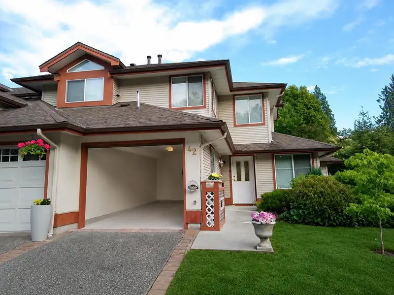 42 22740 116 AVENUE - photo 4 of 39
