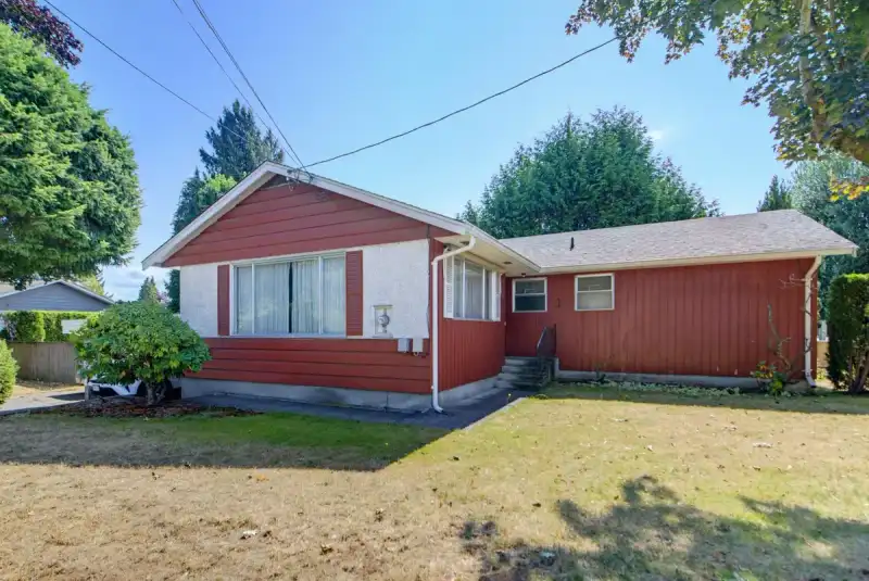 32712 BEVAN AVENUE - photo 1 of 40