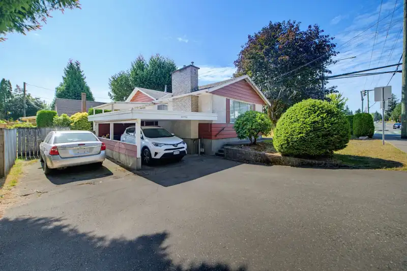 32712 BEVAN AVENUE - photo 3 of 40