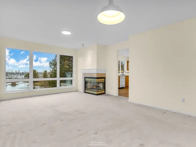 307 5800 ANDREWS ROAD - photo 3 of 27
