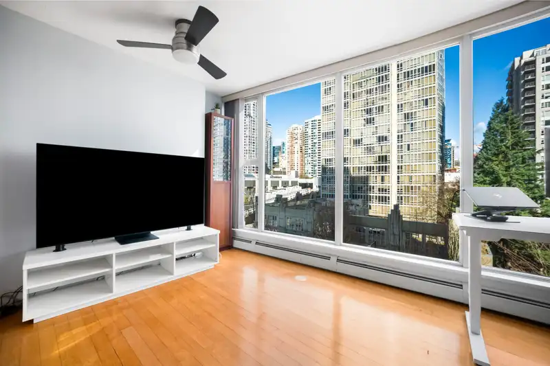 702 1008 CAMBIE STREET - photo 2 of 25