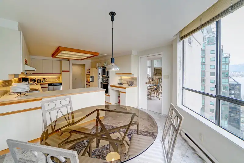 1902 738 BROUGHTON STREET - photo 4 of 26