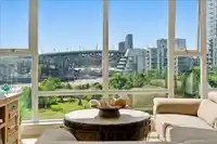 803 455 BEACH CRESCENT - thumbnail 4