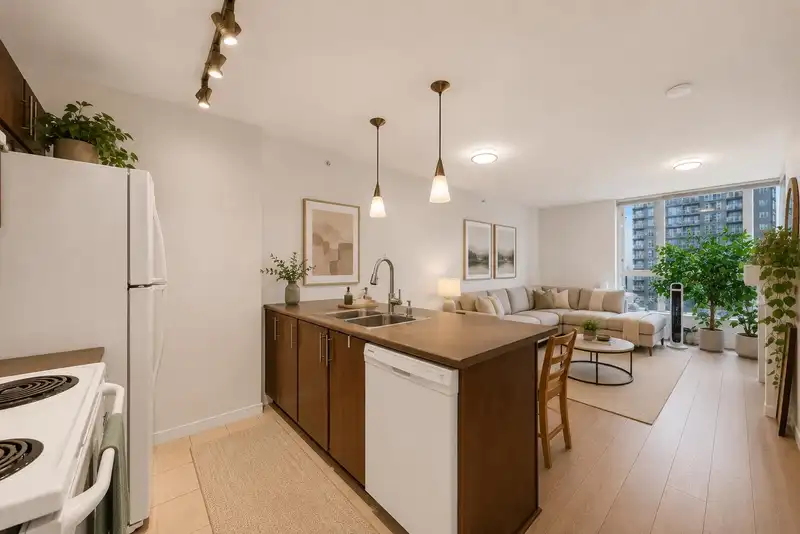 610 1178 HEFFLEY CRESCENT - photo 4 of 30