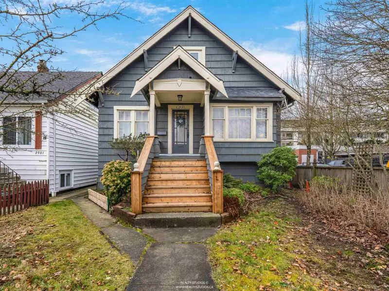 5915 CHESTER STREET - photo 1 of 35