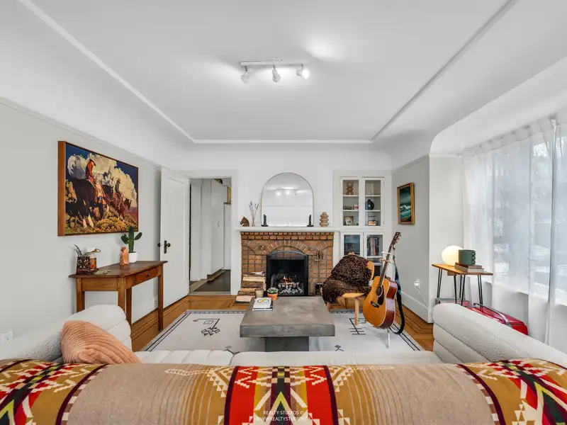 5915 CHESTER STREET - photo 4 of 35