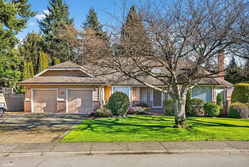 5916 123 STREET - photo 1 of 40