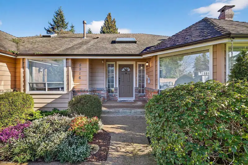 5916 123 STREET - photo 2 of 40