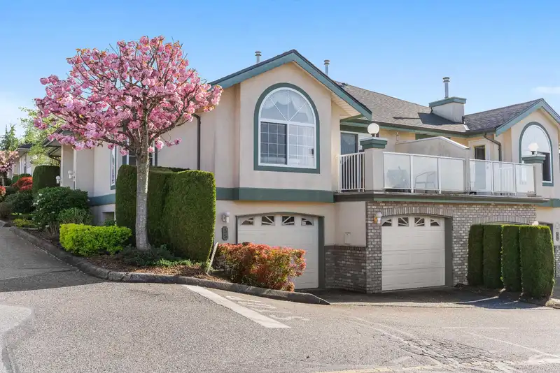 39 32777 CHILCOTIN DRIVE - photo 1 of 29
