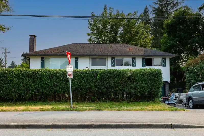 22026 122ND AVENUE - photo 1 of 25