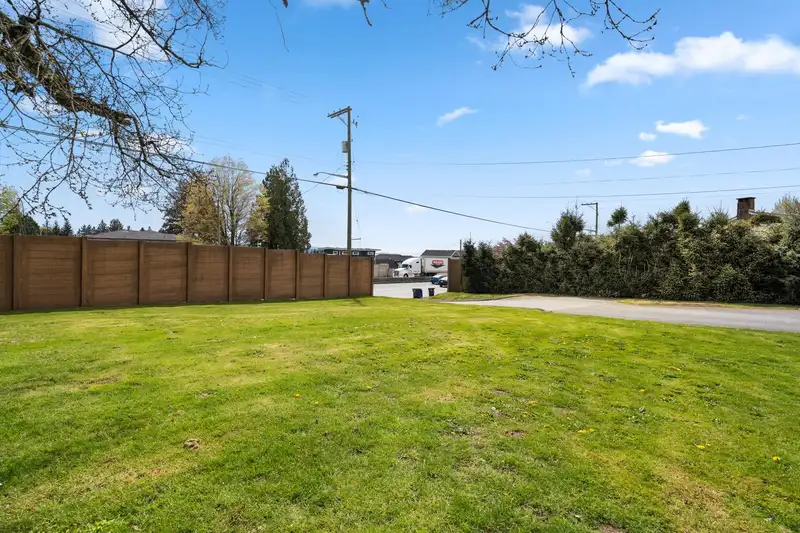 14633 56 AVENUE - photo 4 of 40