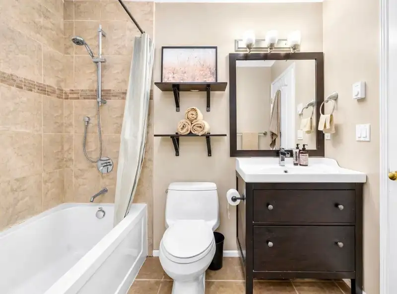 315 888 GAUTHIER AVENUE - photo 4 of 8