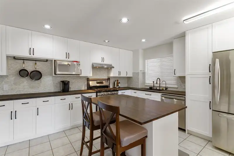 5 1615 SHAUGHNESSY STREET - photo 2 of 26