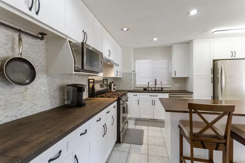5 1615 SHAUGHNESSY STREET - photo 3 of 26