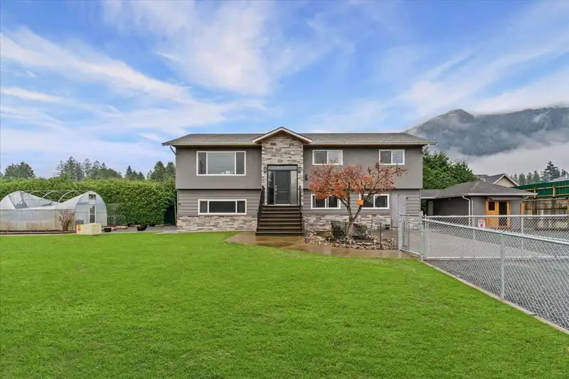 52464 YALE ROAD - photo 1 of 40