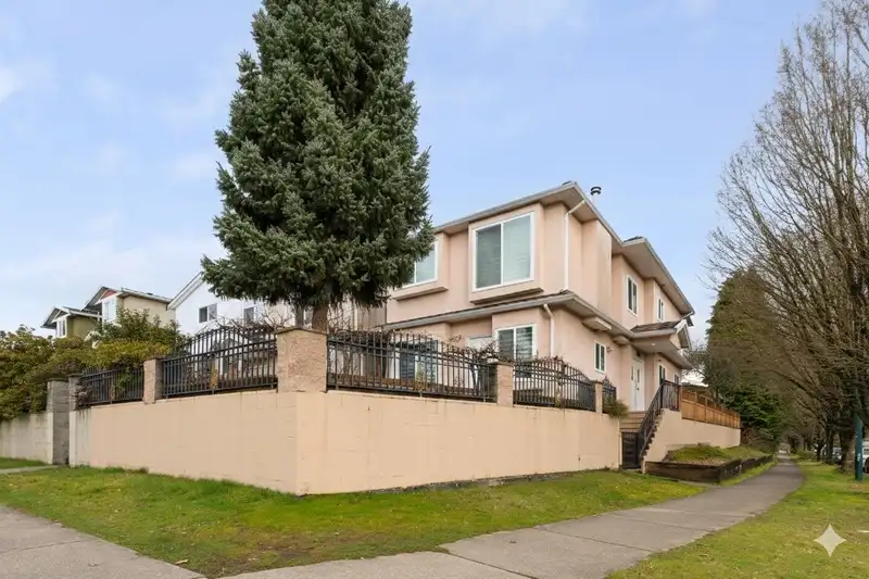 2423 E 4TH AVENUE - photo 1 of 40