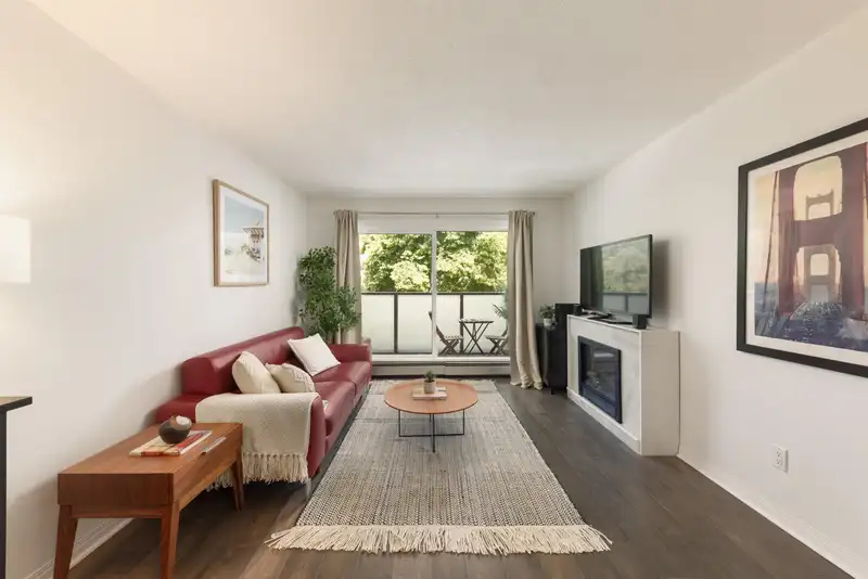 306 570 E 8TH AVENUE - photo 2 of 25