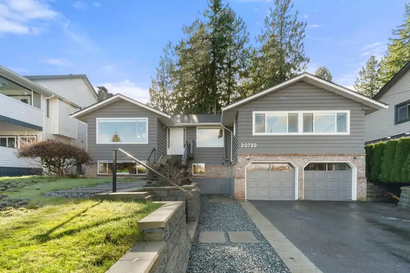 20722 46A AVENUE - photo 2 of 40