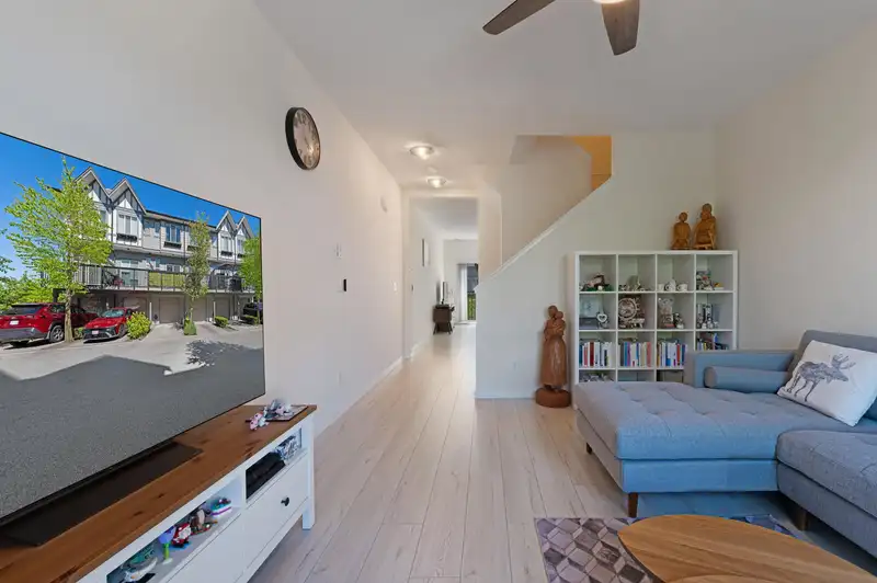 75 9566 TOMICKI AVENUE - photo 2 of 16