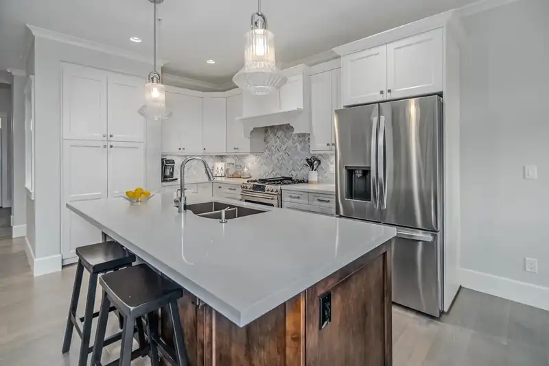 51 9235 MCBRIDE STREET - photo 2 of 40