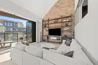 416 300 SALTER STREET - thumbnail 2