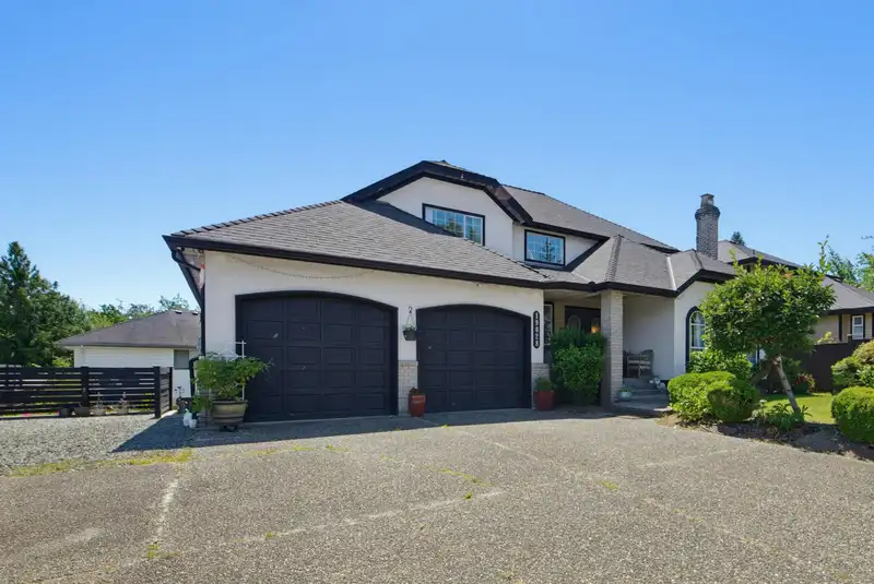 19028 58 AVENUE - photo 2 of 40