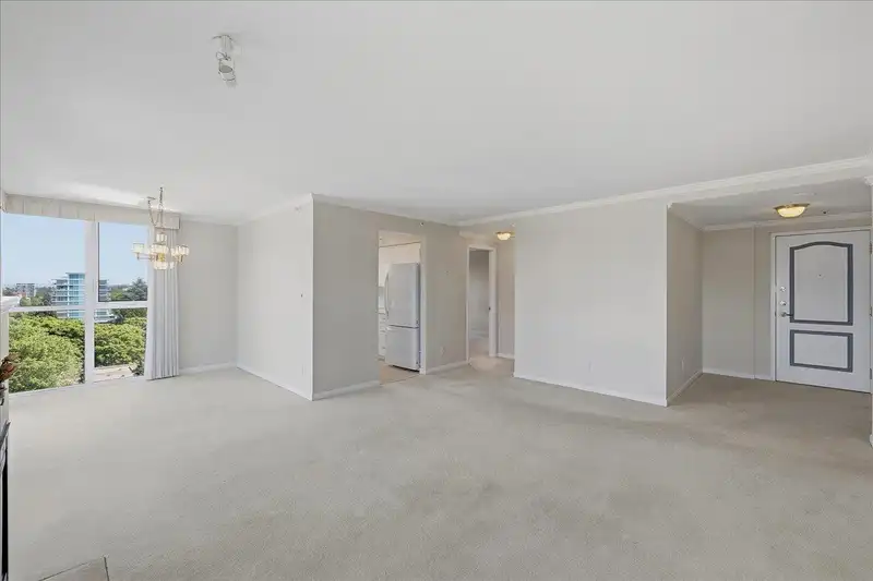 901 2988 ALDER STREET - photo 3 of 31