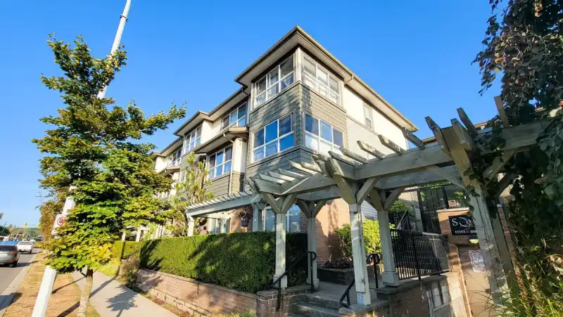 47 15353 100 AVENUE - photo 1 of 40