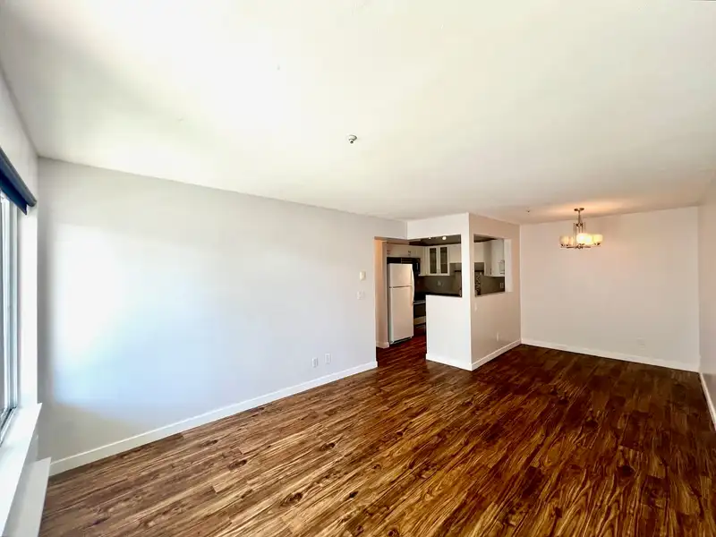 307 11671 FRASER STREET - photo 2 of 24