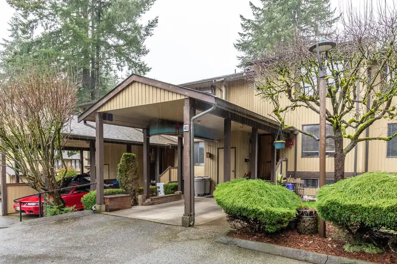 40 2998 MOUAT DRIVE - photo 1 of 39