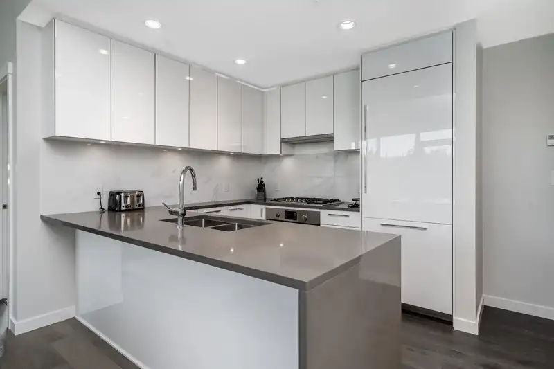 1705 3487 BINNING ROAD - photo 3 of 38