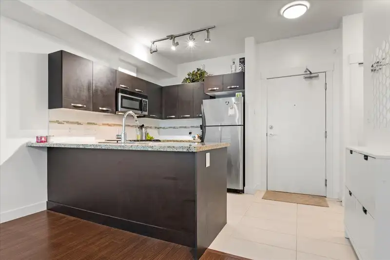 105 33539 HOLLAND AVENUE - photo 4 of 32