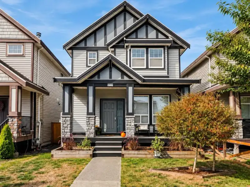 6959 192 STREET - photo 1 of 32